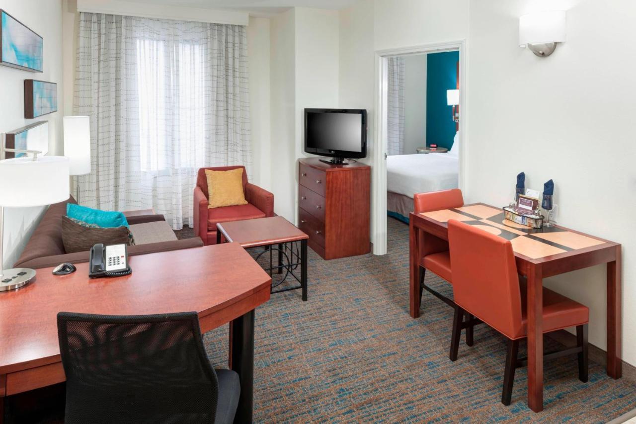 By Marriott Chicago Forest/mettawa 3*