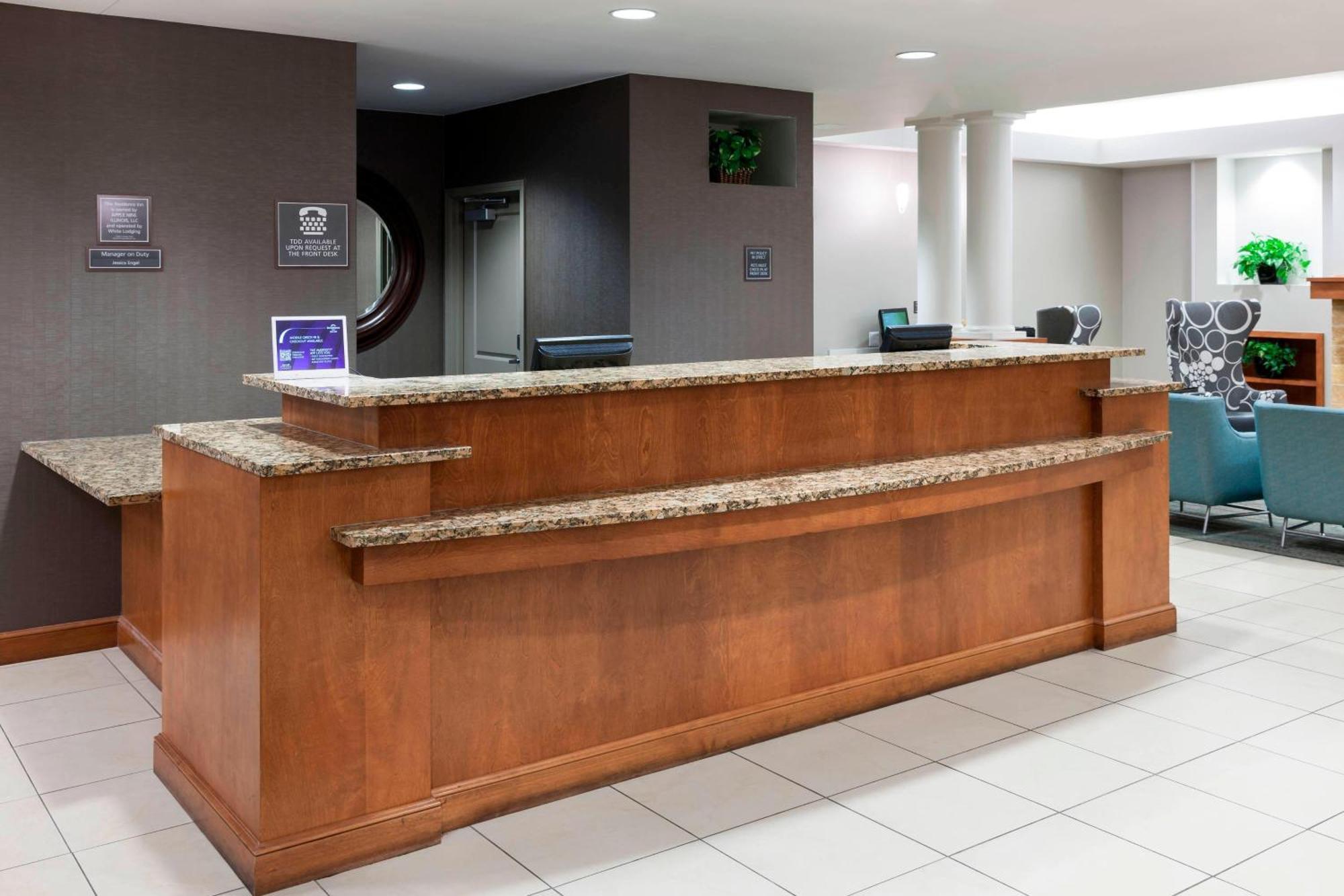 By Marriott Chicago Forest/mettawa Hotel