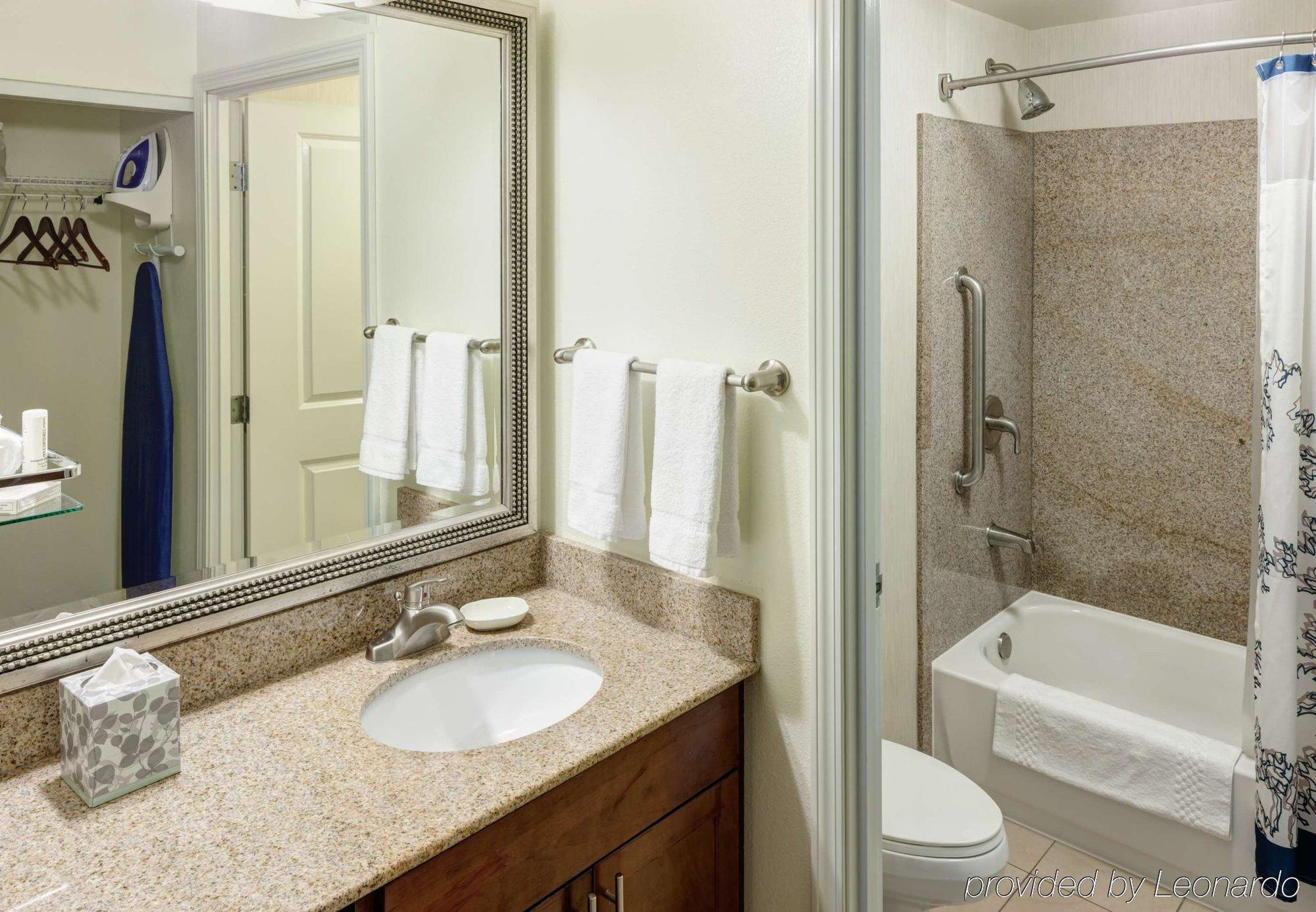 By Marriott Chicago Forest/mettawa 3*