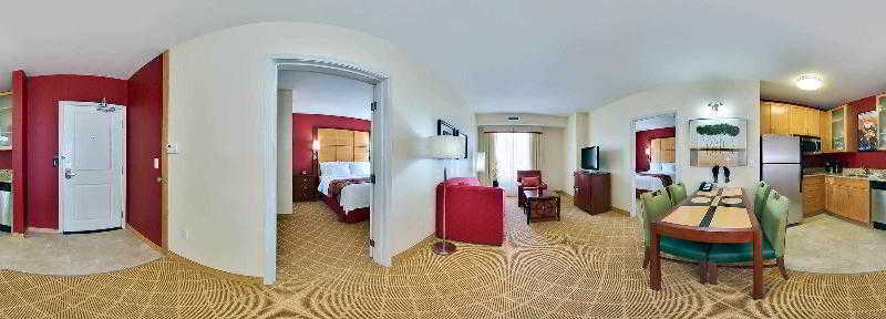 By Marriott Chicago Forest/mettawa Hotel